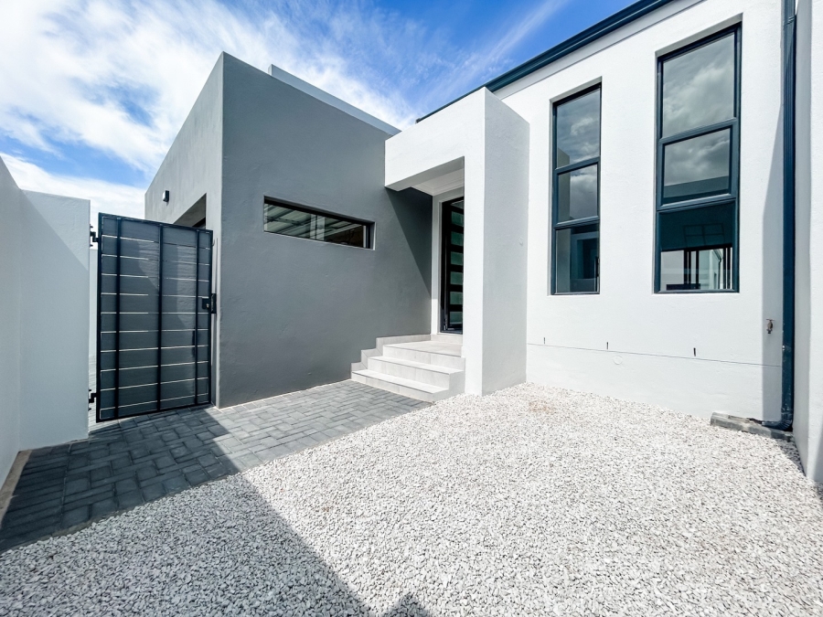 To Let 3 Bedroom Property for Rent in Sandown Western Cape